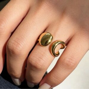 Gold Open Sculptural Ring - Stainless steel